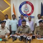 CG CRIME NEWS : मना करने पर भी बेटी से बात करता रहा युवक, बाप ने कर दी हत्या, 5 आरोपी गिरफ्तार  