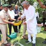  World Environment Day 2023 : मुख्यमंत्री बघेल ने विश्व पर्यावरण दिवस के अवसर पर CM हॉउस में रोपा आंवला का पौधा, प्रदेशवासियों से की पौधा लगाने की अपील 