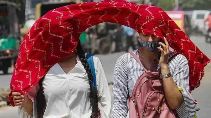 North India Heatwave : उत्तर भारत में भीषण गर्मी का तांडव, यूपी और बिहार में तीन दिनों में 98 लोगों की मौत, सैकड़ों लोग अस्पताल में भर्ती 