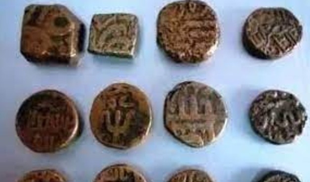 RAIPUR NEWS : छत्तीसगढ़ के इतिहास को मिलेगा नया आयाम, रायपुर के इस गांव में खुदाई के दौरान मिले माघ शासन के समय के बहुमूल्य सिक्के