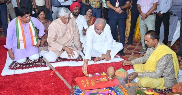 CG NEWS : रायपुर में बनेगा सिकल सेल का विश्वस्तरीय सेंटर ऑफ एक्सीलेंस, मुख्यमंत्री भूपेश बघेल ने रखी आधारशिला, पड़ोसी राज्यों के मरीजों को भी मिलेगा