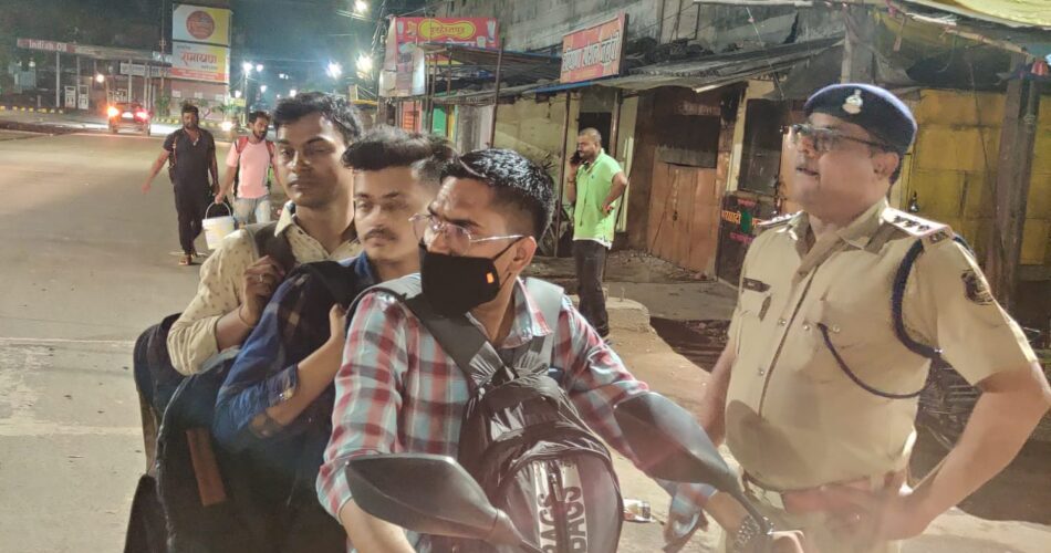 CG NEWS : रात्रि गश्त पर एसएसपी सदानंद कुमार, गश्त प्वाइंट और बार्डर के विभिन्न चेकप्वाइंट का निरिक्षण कर अधिकारी व जवानों को सुरक्षा संबंधी दिए निर्देश