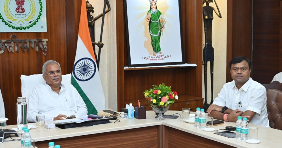 CG NEWS : सीएम बघेल ने सुकमा जिले को दी 303 करोड़ रुपए के विकास कार्यों की सौगात, बोले - अब देर रात जाने में नहीं लगता लोगों को डर