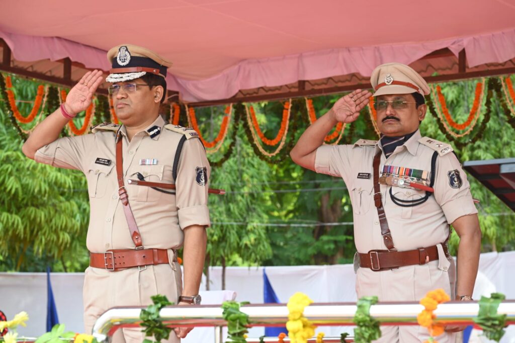 RAIPUR NEWS : पुलिस प्रशिक्षण विद्यालय माना में 469 पुरूष, महिला और तृतीय लिंग नवआरक्षकों का दीक्षांत परेड कार्यक्रम संपन्न