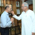 CG NEWS: Chief Minister Bhupesh Baghel congratulated Additional Chief Secretary Subrata Sahu on his birthday