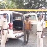 Mahasmund Crime : घर में जबरदस्ती घुसकर लड़की से करने लगा छेड़छाड़, आरोपी ने धारदार औजार से उतारा मौत के घाट, गिरफ्तार