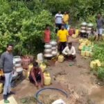 Mahasmund Crime News : महुआ शराब का जखीरा बरामद : जंगल में महुआ दारू बनाने वाले तीन आरोपी गिरफ्तार, 530 लीटर शराब सहित प्रयुक्त सामान जब्त