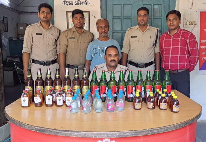 CG CRIME NEWS : अवैध शराब बेचने वाला आरोपी गिरफ्तार, 18 लीटर देसी व अंग्रेजी शराब जब्त
