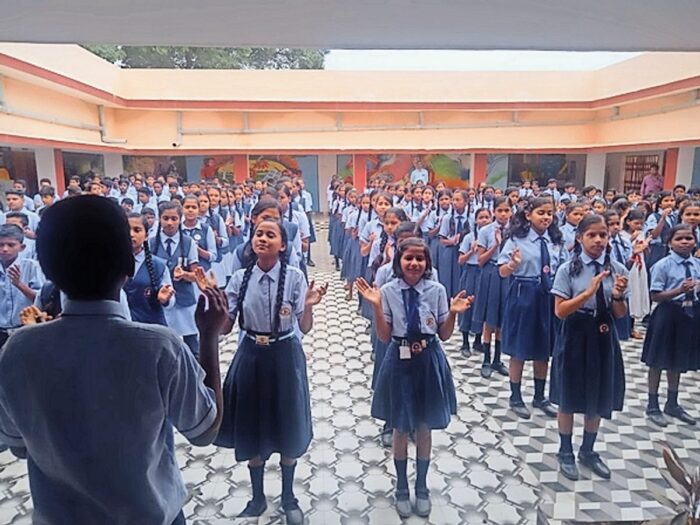 Swami Atmanand School : स्वामी आत्मानंद स्कूलों में दाखिला लेने वाले 1.20 लाख विद्यार्थियों के परिजनों को हुई 210.54 करोड़ की बचत  