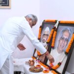CG NEWS : सीएम बघेल ने पंडित रविशंकर शुक्ल और मंत्री शहीद विद्याचरण शुक्ल की जयंती पर उन्हें किया याद
