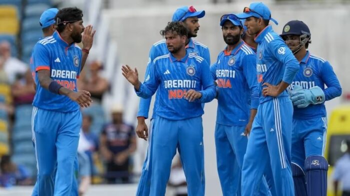 IND Vs WI 3rd ODI Live : तीसरे वनडे में वेस्टइंडीज ने टॉस जीतकर चुनी गेंदबाजी, टीम इंडिया में ऋतुराज की हुई वापसी, यहाँ देखें दोनों टीमों की प्लेइंग इलेवन 
