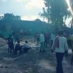 CG BREAKING NEWS : पत्थर गिरने से मशीन ऑपरेटर की मौत, परिजनों और ग्रामीणों ने किया क्रेशर प्लांट का घेराव 