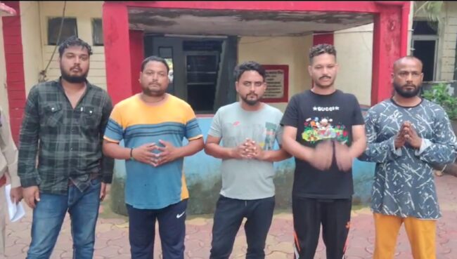 RAIPUR CRIME : तलवार से केक काटना पड़ा महंगा; वीडियो वायरल होने के बाद 5 आरोपियों को पुलिस ने किया गिरफ्तार