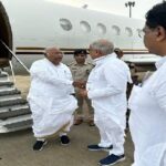 RAIPUR NEWS : CM बघेल ने ‘भरोसे का सम्मेलन’ में शामिल होने के बाद एयरपोर्ट पर कांग्रेस अध्यक्ष खड़गे को विदाई