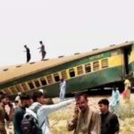 Train Accident: पाक में भीषण हादसा, ट्रेन की 10 बोगियां ट्रैक से उतरीं, 15 की मौत, कई घायल, मची अफरा-तफरी