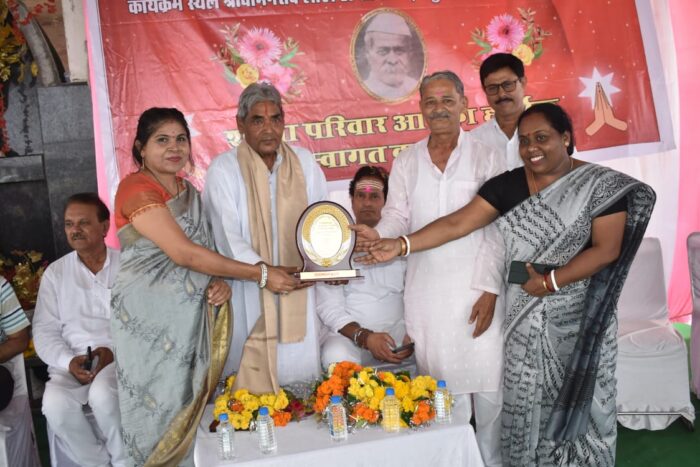 Raipur News : वामन राव लाखे विद्यालय में मनाया गया श्री वामन बलिराव लाखे का 151 जयंती समारोह