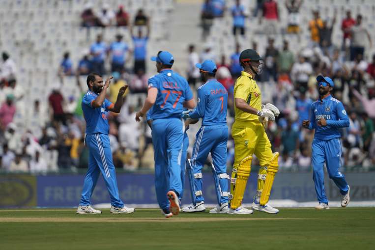 IND vs AUS ODI SERIES : टीम इंडिया ने 2-1 से सीरीज पर जमाया कब्ज़ा, राजकोट में मिली हार