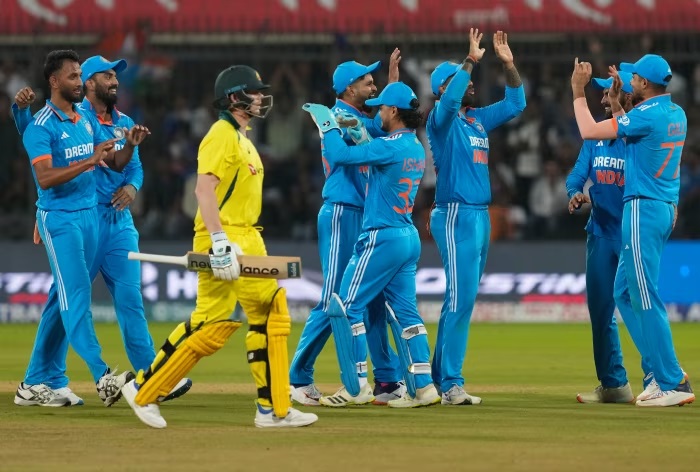 IND vs AUS 2nd ODI : टीम इंडिया ने ऑस्ट्रेलिया को 99 रन से हराया, सीरीज पर 2-0 से बनाई बढ़त, अश्विन और जडेजा ने झटके तीन-तीन विकेट 