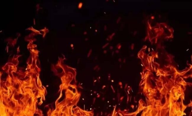 CG NEWS : गढ़ कलेवा में लगी भीषण आग