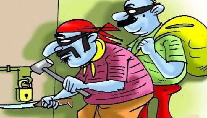 CG CRIME : चोरी की वारदात; सुने मकान से सोने-चांदी व हीरे के जेवरात समेत तीन लाख नकद ले उड़े चोर, आरोपियों की तलाश में जुटी पुलिस 
