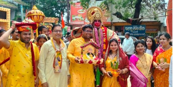 SAKTI NEWS : श्री अतुल कृष्ण भारद्वाज की मौजूदगी में भव्य शोभायात्रा के साथ 17 सितंबर रविवार को शुरू हुई भागवत कथा