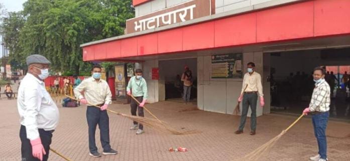 CG NEWS : दक्षिण पूर्व मध्य रेलवे रायपुर रेल मंडल में स्वच्छता पखवाड़ा के तीसरे दिन स्वच्छ स्टेशन थीम का आयोजन