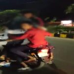 RAIPUR NEWS : रायपुर की सड़कों पर खतरनाक स्टंट, एक बाइक पर 7 लड़के सवार 