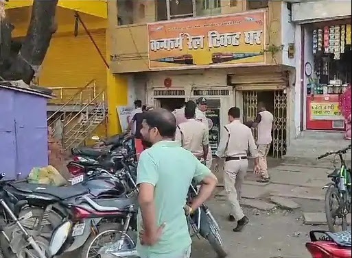 BREAKING NEWS : बैंक कर्मचारी से लूट की कोशिश : एसपी ने लिया घटनास्थल का जायजा, आरोपियों की सुचना देने वाले को मिलेंगे 10 हजार रुपए 