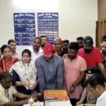 CG NEWS : नगर निगम आयुक्त ने की भाजपा पार्षद की पिटाई, गाली गलौज करते हुए दबाया गला, शिकायत करने भारी संख्या में थाने पहुंचे कार्यकर्ता 