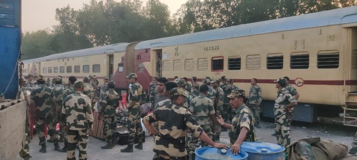 CG ELECTION 2023 : छत्तीसगढ़ में आगामी विधानसभा चुनाव में सुरक्षा व्यवस्था के लिए लगाए जाएंगे 10 हजार जवान, स्पेशल ट्रेनों से रायपुर पहुंची अर्ध सैनिक बलो की कई टुकड़ियाँ 