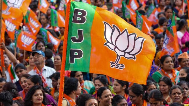 MP Assembly Elections 2023 : BJP को बड़ा झटका, प्रत्याशियों की लिस्ट जारी होते ही विरोध शुरू, वरिष्ठ नेता ने निर्दलीय चुनाव लड़ने के दिए संकेत 