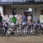 Mahasmund Crime : घूम-घूमकर चोरी करने वाले दो चोर चढ़ें सरायपाली पुलिस के हत्थे, 14 लाख रुपए का मोटरसाइकिल बरामद 