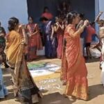 CG NEWS : गरबा के साथ साथ महिलाओं ने किया सुआ नृत्य, लोकगीत से आम नागरिकों को दिया मतदाता जागरूकता का संदेश