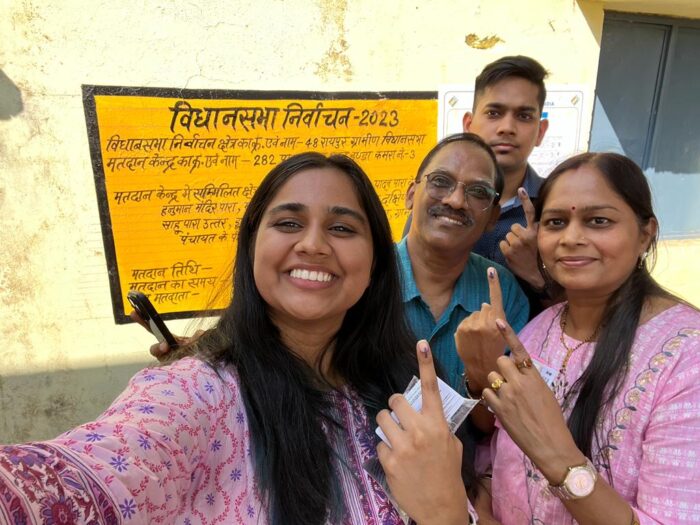 CG Assembly Elections 2023 : लोकतंत्र का पर्व: अमेरिका से रायपुर आकर युवा मतदाता अभिषेक वर्मा  ने किया मतदान