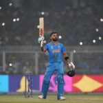IND vs SA, World Cup 2023 : टीम इंडिया ने साउथ अफ्रीका को दिया 327 रनों का लक्ष्य, विराट ने जड़ा 49वां शतक