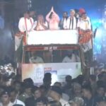 Priyanka Gandhi's road show Live : भव्य आतिशबाजी के साथ रायपुर में प्रियंका गांधी का रोड शो शुरू, सीएम बघेल सहित कई कोंग्रेसी नेता मौजूद, देखें लाइव प्रसारण 