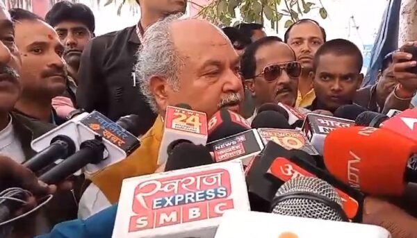 MP BREAKING : केंद्रीय कृषि मंत्री नरेंद्र सिंह तोमर किया मतदान, फायरिंग को लेकर कहा -  कांग्रेस हार से भयभीत और घबराई हुई है