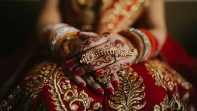 MP NEWS : शादी के जोड़े में इंतजार करती रही दुल्हन लेकिन नहीं आई बारात, शादी का वादा कर दूल्हा फरार, शिकायत दर्ज