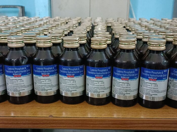 MP NEWS : प्रतिबंधित कोरेक्स सिरप का परिवहन करते एक आरोपी गिरफ्तार, 300 बोतल दवा जब्त
