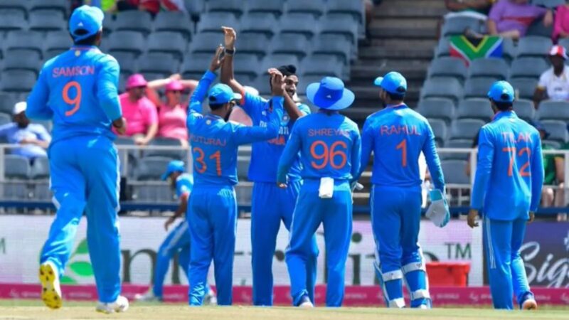 IND vs SA 1st ODI LIVE: भारतीय गेंदबाजी के सामने अफ्रीकी शेर 116 पर हुए ढेर, अर्शदीप सिंह ने झटके 5 विकेट