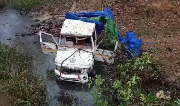 CG NEWS : अनियंत्रित होकर पूल से नीचे गिरी ग्रामीणों से भरी पिकअप वाहन, 15 से अधिक लोग गंभीर रूप से घायल