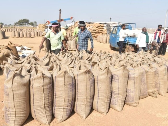 CG NEWS : मुख्यमंत्री साय के निर्देश पर किसानों से प्रति एकड़ के मान से 21 क्विंटल धान खरीदी का आदेश जारी, क्या धान बेच चुके किसानों को भी मिलेगा लाभ ?