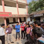 CG NEWS : परीक्षा तिथि को आगे बढ़ाने की मांग को लेकर छात्रों ने एयू में किया प्रदर्शन, सहायक कुलसचिव को सौंपा ज्ञापन 