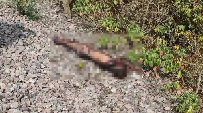 BREAKING : रेलवे लाइन पर अज्ञात युवक की नग्न अवस्था में मिली लाश, हत्या की आशंका 
