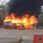 CG BREAKING : यात्रियों से भरी अम्बे ट्रेवल्स की बस में भीषण आग, देखें VIDEO 