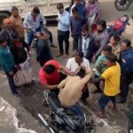 Fight Video : बाइकों में भिड़ंत के बाद युवक की पिटाई, देखें वीडियो 