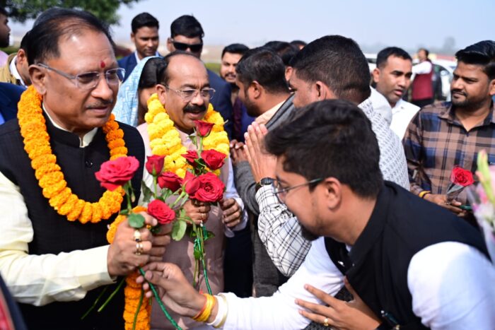 CG NEWS : मुख्यमंत्री विष्णुदेव साय पहुंचे अंबिकापुर, जनप्रतिनिधियों एवं अधिकारियों ने किया स्वागत