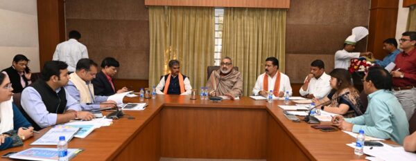 CG NEWS : केन्द्रीय मंत्री गिरिराज सिंह ने पंचायत एवं ग्रामीण विकास विभाग के अधिकारियों की बैठक में कहा - दीदियों को लखपति बनाना हमारा संकल्प 