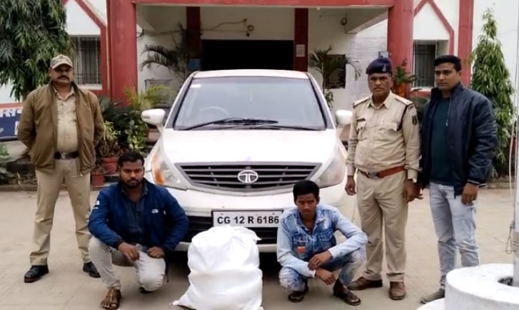 Mahasamund Crime : चेकिंग के दौरान कार से लाखों का गांजा जब्त, दो आरोपी गिरफ्तार
