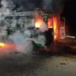 CG NEWS : सड़क किनारे खड़ी 108 एम्बुलेंस में भीषण आग